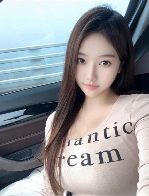 北京04/170/C/清纯洋气校花